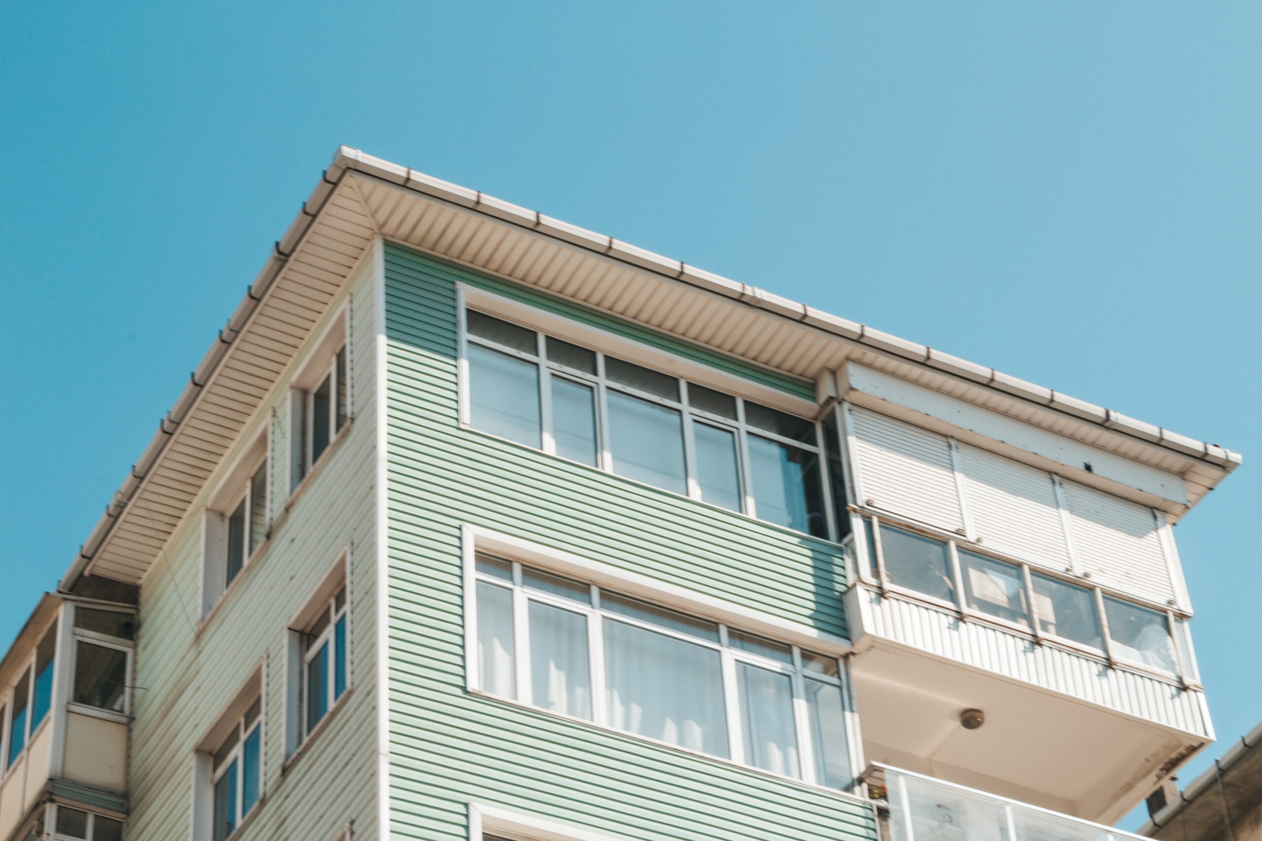 Scopri di più sull'articolo Realizzazione tettoia sul balcone condominiale